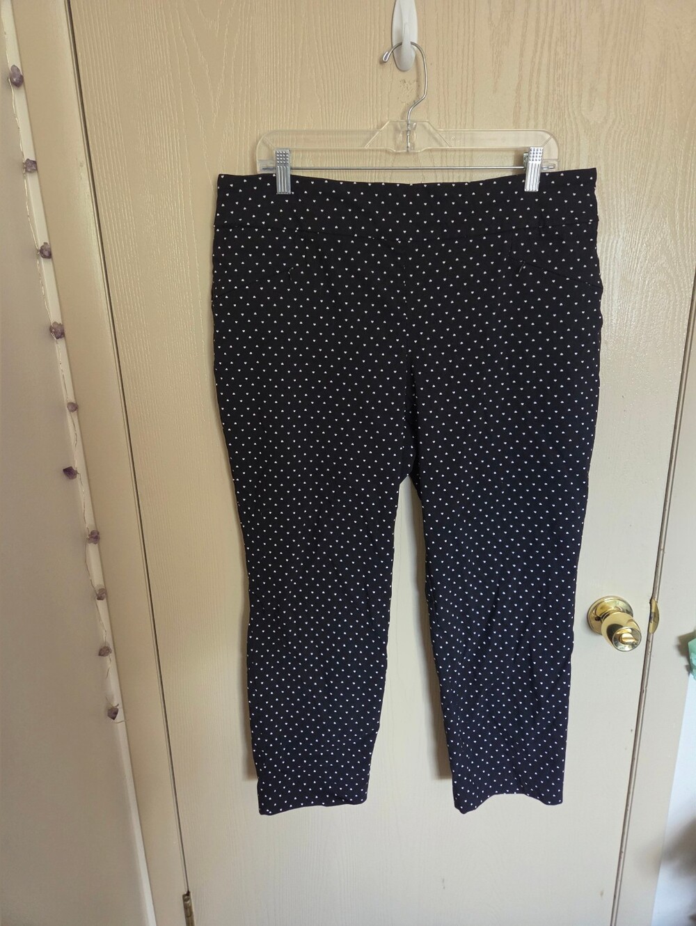 Eliane Rose Black And White Heart Printed Stretchy Capri Pants Womens 16W